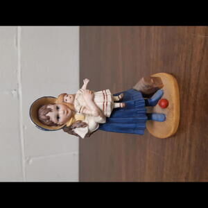 Jan Hagara Limited Edition Figurine "Lisa"